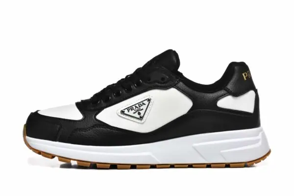 Prada Prax 01 Black/White